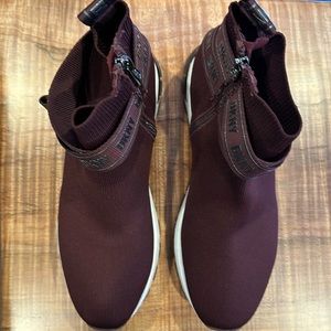 DKNY Women’s Miley Stretch Slip On Sock Sneakers Maroon w/ Gray highlights.